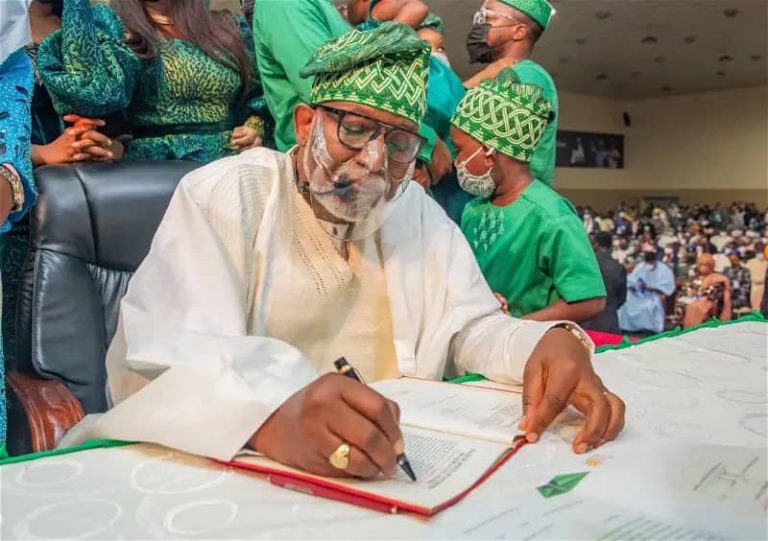 JUST IN: Gov Akeredolu Hands Over to Deputy,  to Embark on Fresh Medical Trip Abroad