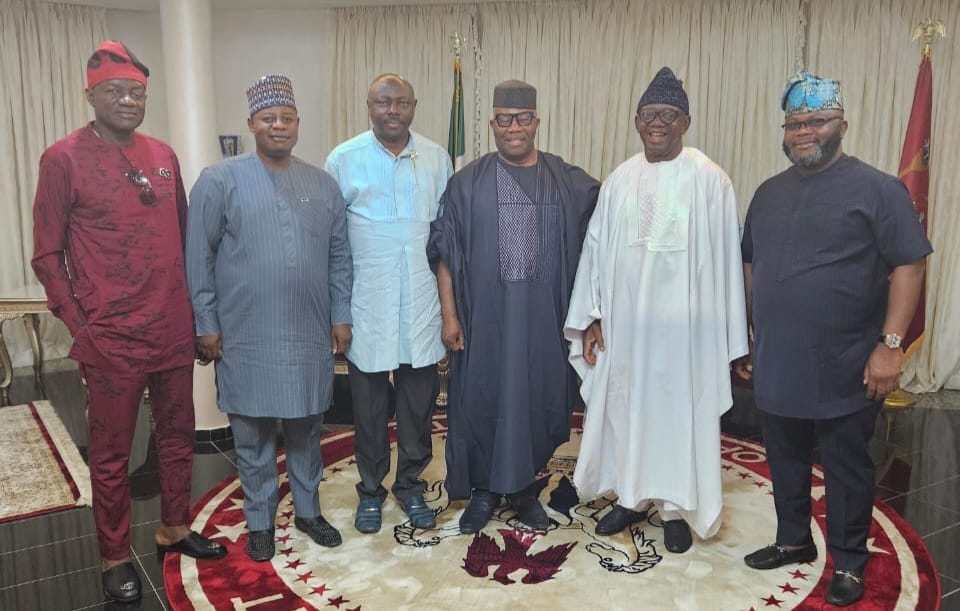 Akpabio Calls for Unity,  Cohesion in APC,  Meets South South States Chairmen 